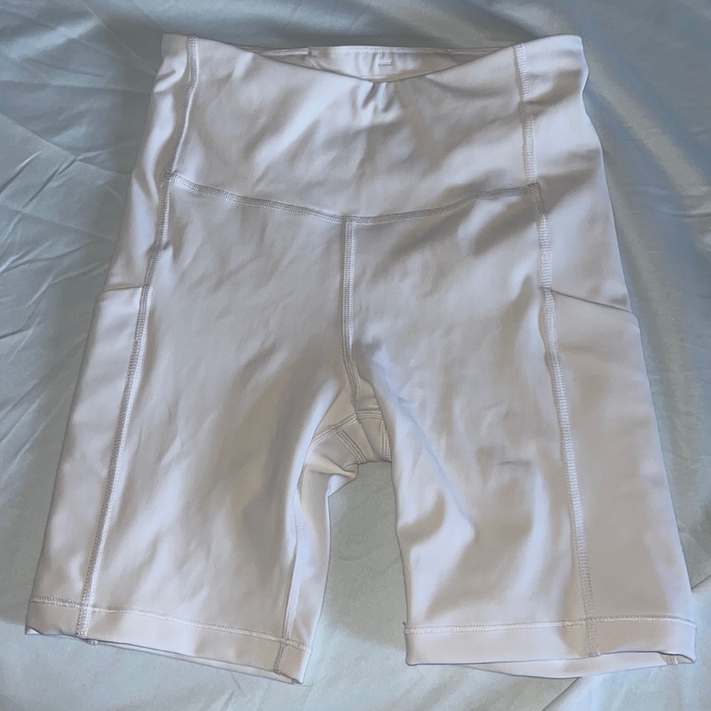 Athleta Ultimate Stash Pocket 7” Short